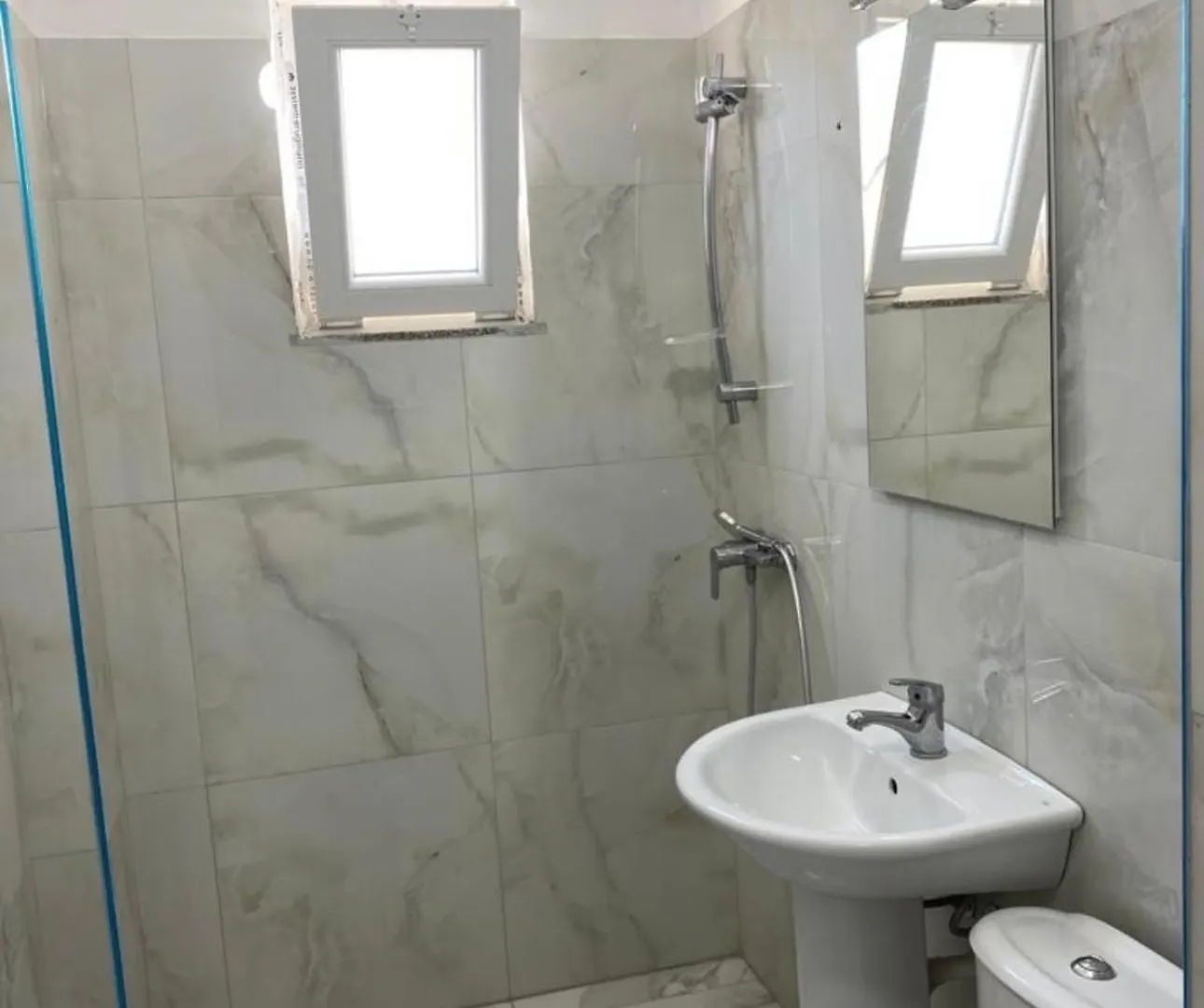Kompleksi Tre Shqiponjat Velipojë